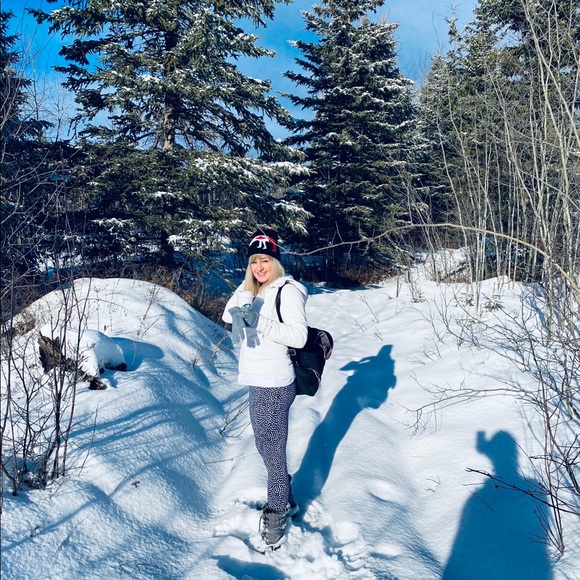 Meet your Posher, Lindsey - Picture 2 of 2